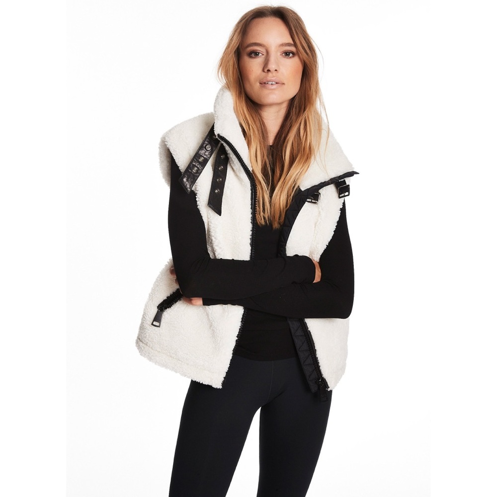 SAM. SHERPA VEST white size Small